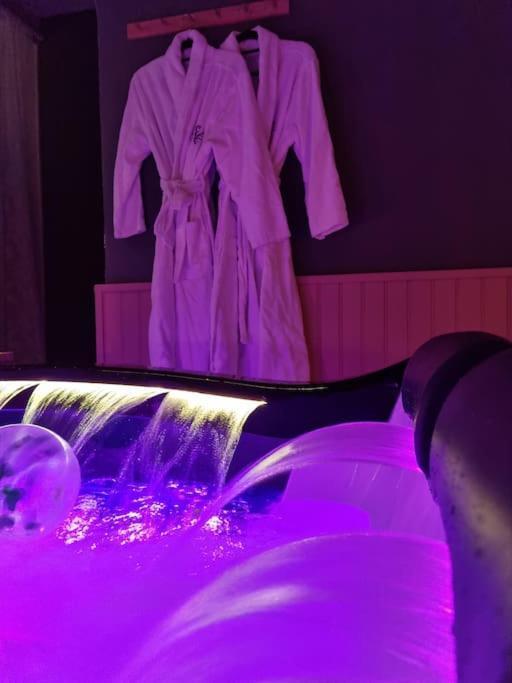 Royal Room Jacuzzi Haut De Gamme Centre Ville Mulhouse Bagian luar foto
