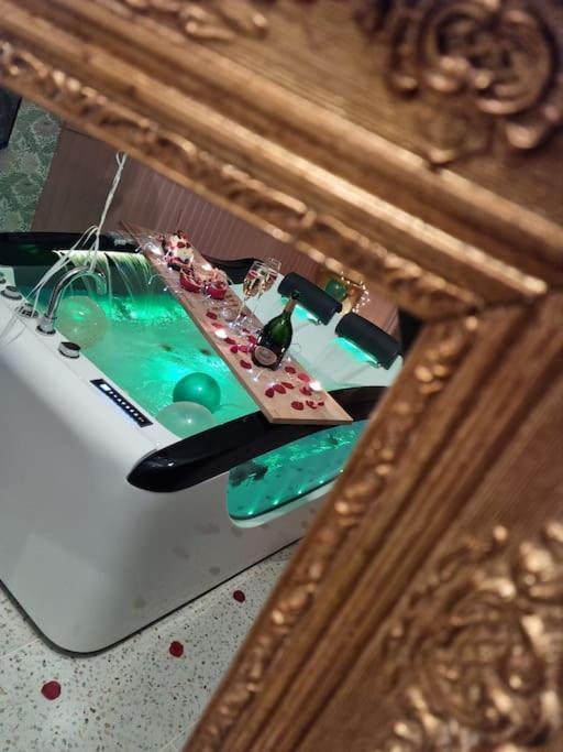 Royal Room Jacuzzi Haut De Gamme Centre Ville Mulhouse Bagian luar foto