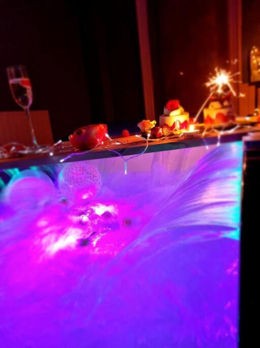 Royal Room Jacuzzi Haut De Gamme Centre Ville Mulhouse Bagian luar foto