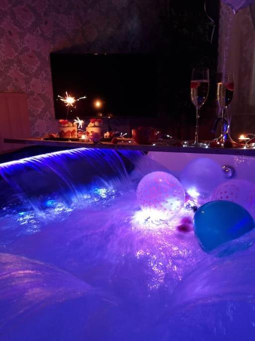 Royal Room Jacuzzi Haut De Gamme Centre Ville Mulhouse Bagian luar foto